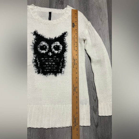 Full Tilt Ivory w Black Owl Sweater - Sz Youth Large - Picture 4 of 8